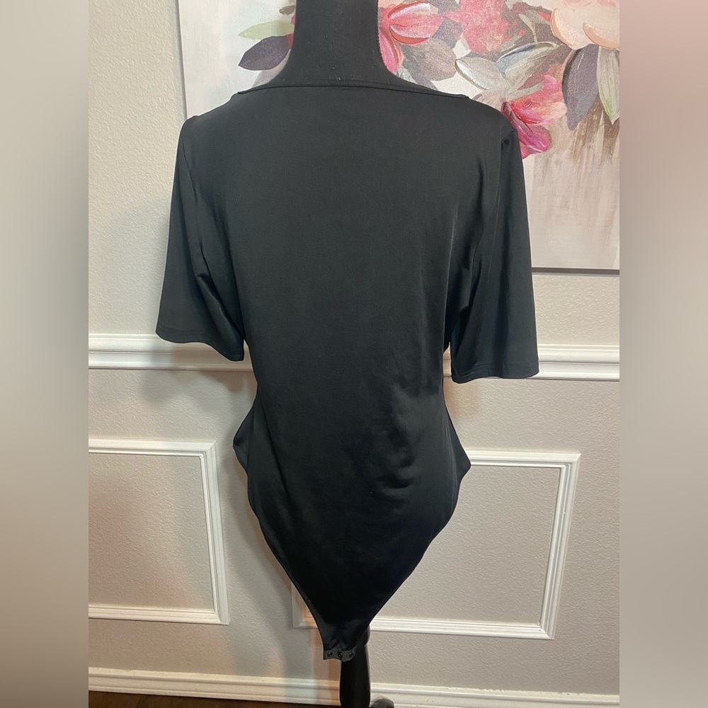 Black Fitted Bodysuit with Short Sleeves || Size 2XL (16) - Picture 6 of 13